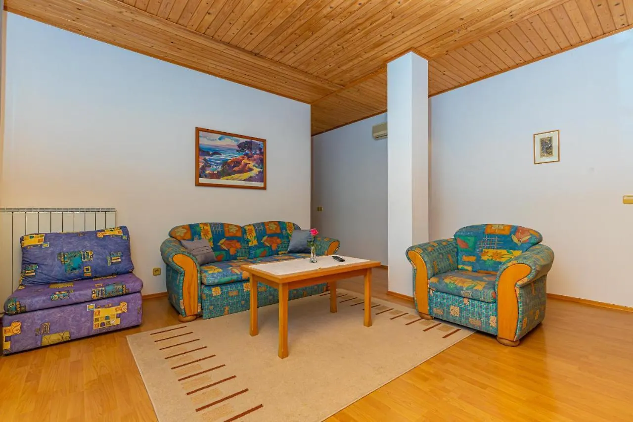 アパートホテル Vacattio Apartment 2 ツリクヴェニツァ クロアチア