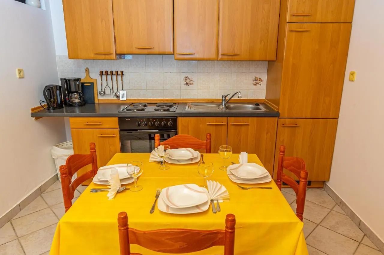 Ξενοδοχείο με διαμερίσματα Vacattio Apartment 2 Crikvenica
